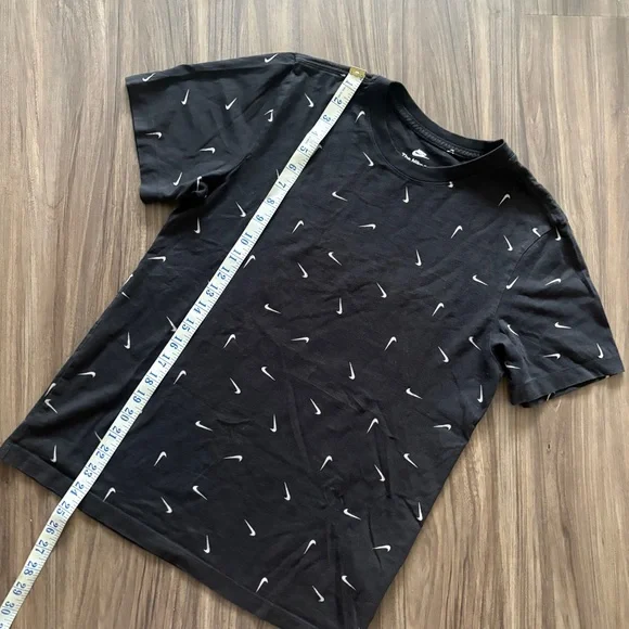 Nike RARE All-Over SWOOSH Print Black Tee - Picture 7 of 9